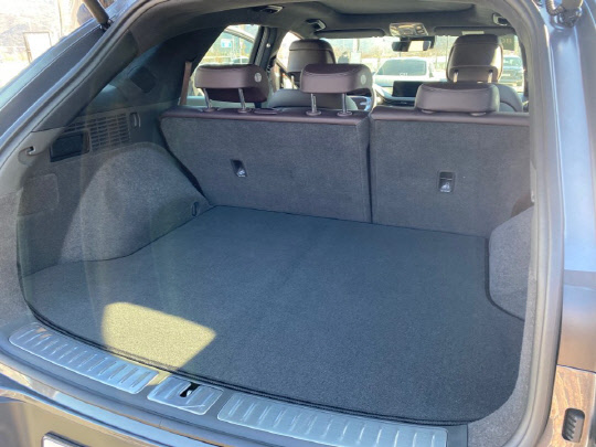 제네시스 GV70 트렁크 공간.  장우진 기자